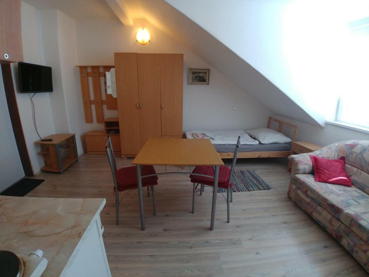 Kv Apartmans Varsavska Karlovy Vary Exterior photo
