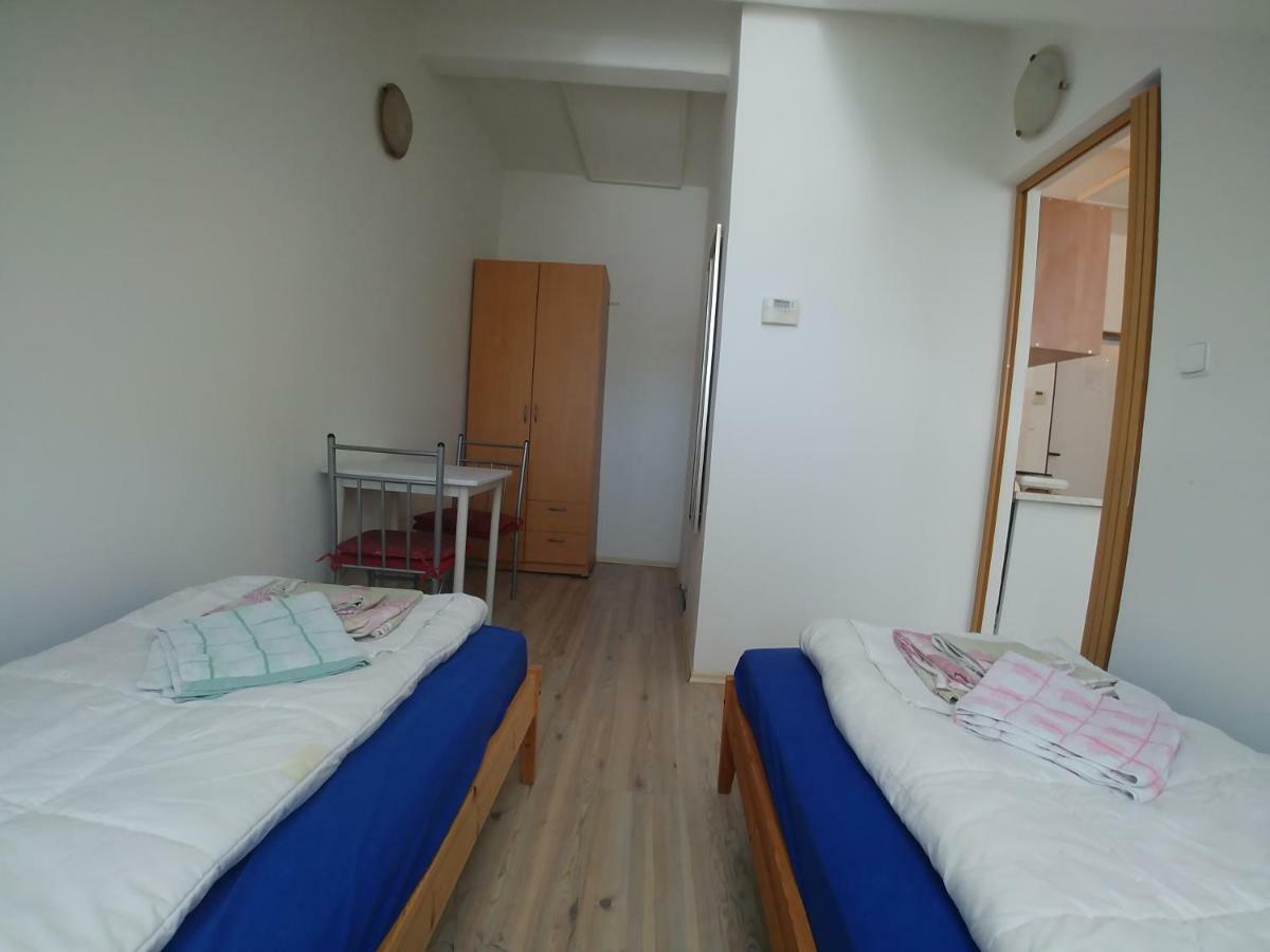 Kv Apartmans Varsavska Karlovy Vary Exterior photo